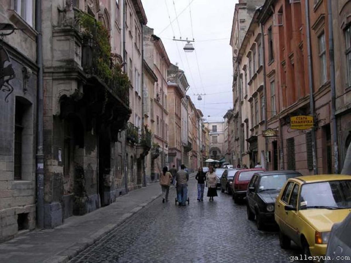 Apartment With Balcony Lviv Exterior photo